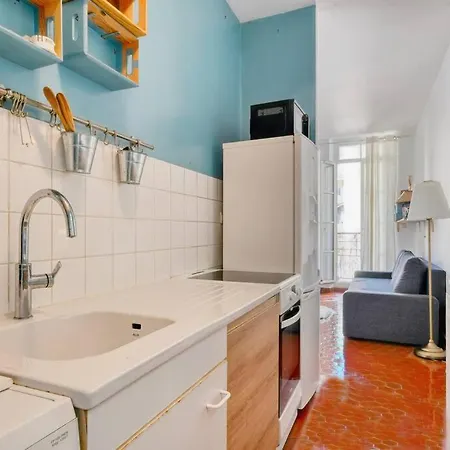 Capucins - T2 Avec Balcon A Noailles, Le Ventre De Daire